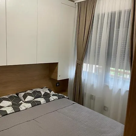 Nikolic アパート ズラティボール